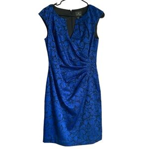 Adrienne Pappell blue and black floral cocktail dress size 8 fitted.